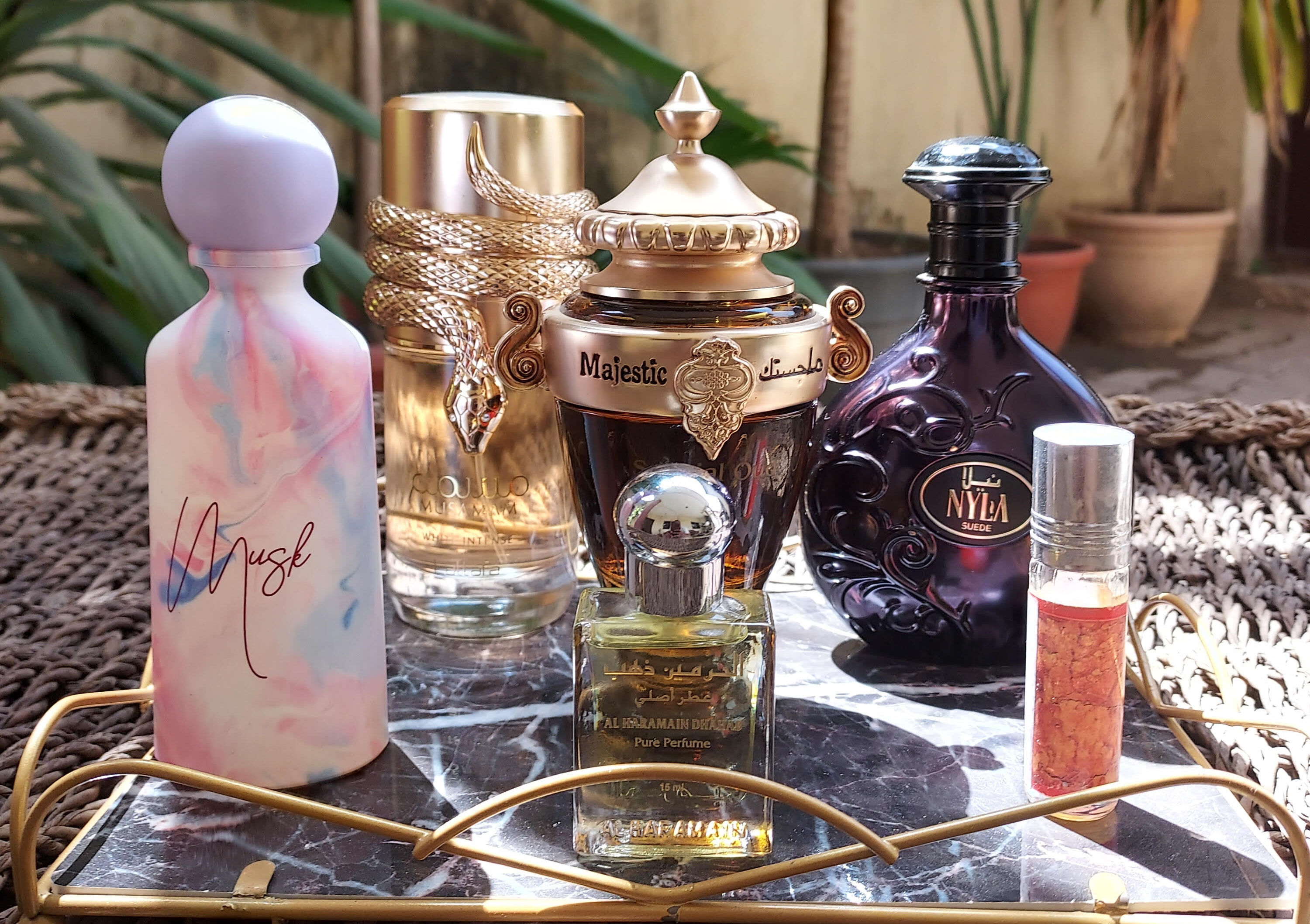 How to Layer Perfumes: A Complete Guide to Creating Your Own Layering Combo
